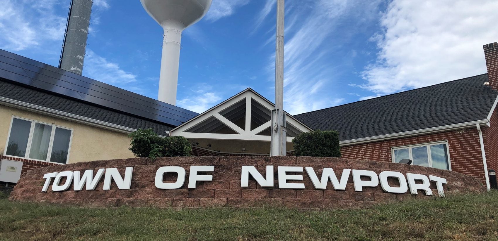 A sign reads, "Town of Newport"