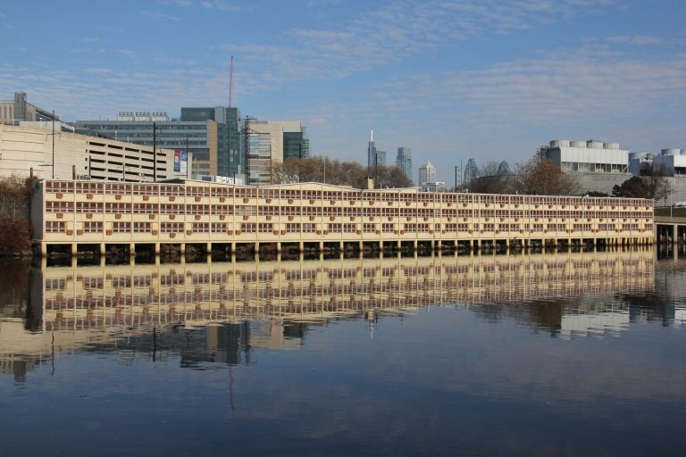 A mid-century modern motel at 600 University Avenue on the Banks of the Schuylkill River. (Emma Lee/WHYY)