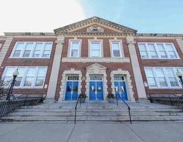 News 2019 – DEC 12 – Teacher global awareness Exterior view of Mount Pleasant Elementary School