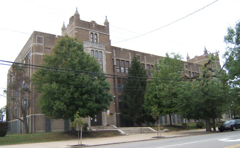 Carnell Elementary School. (Wikimedia commons)