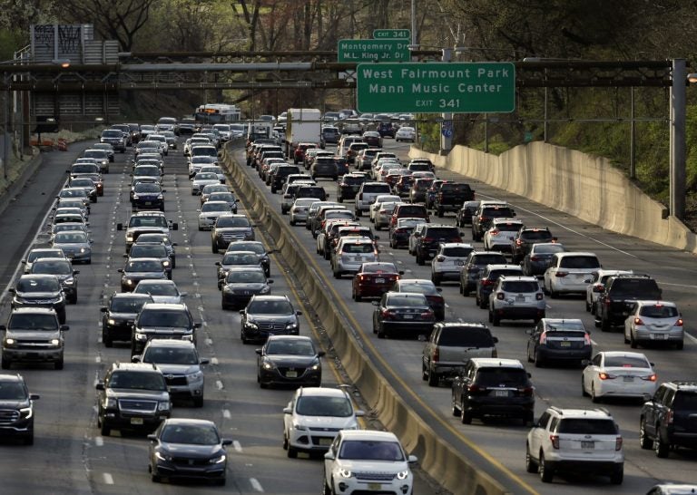 File photo: Rush-hour traffic heads west, right, and east, left, along the Schuylkill Expressway. (Jacqueline Larma/AP Photo)