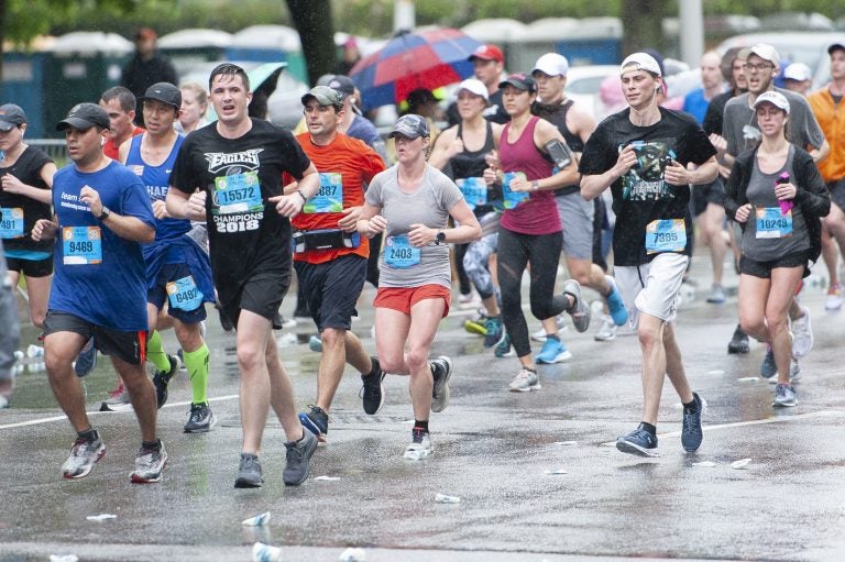 Runners head into the final mile