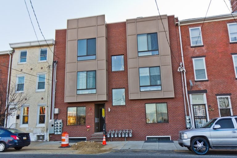 Houses on 5th Street built by Streamline had cracks in the foundation and sewer backups. (Kimberly Paynter/WHYY)