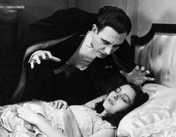 Dracula (Carlos Villarías) and Eva (Lupita Tovar) in Spanish Dracula. (Universal Studios Licensing LLC)