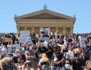 The crowd at the Art Museum continues to grow, protesting the police violence that killed George Floyd in Minneapolis. (Emma Lee/WHYY)