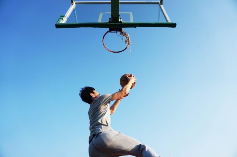Basketball player (Courtesy of Pixabay)