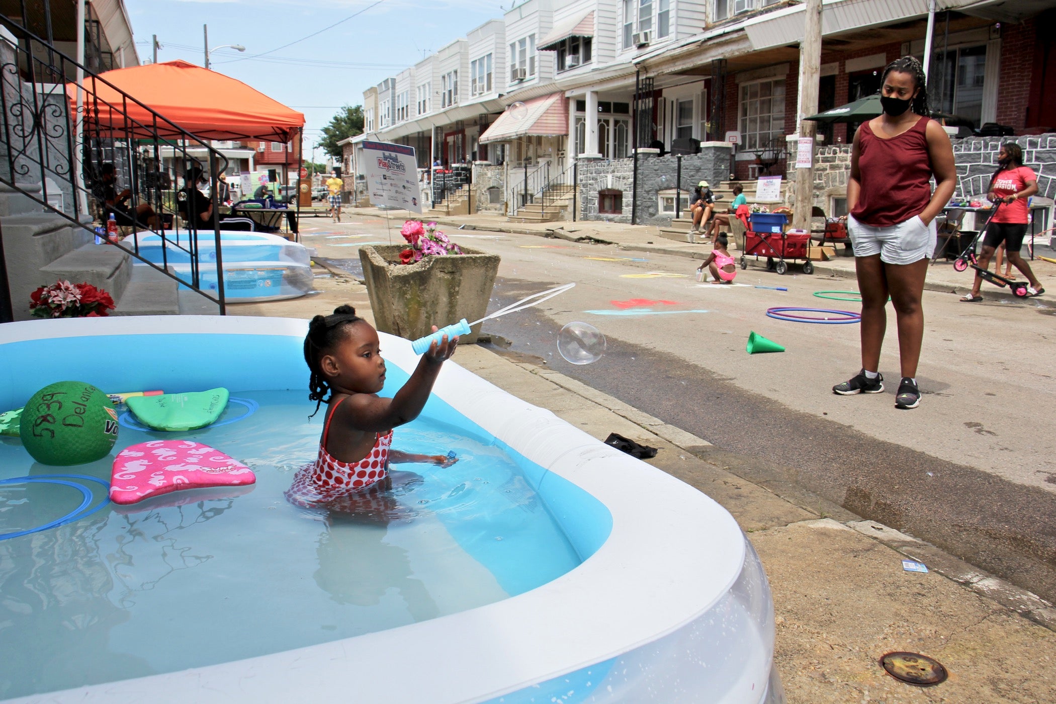 A guide to keeping cool in Philly pools - WHYY