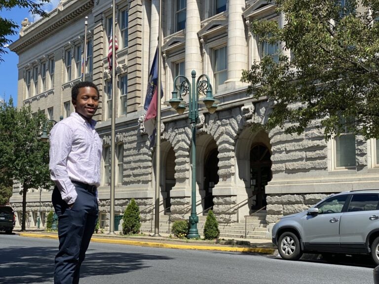 William Penn at Philly City Hall won't get Phillies gear - CBS Philadelphia