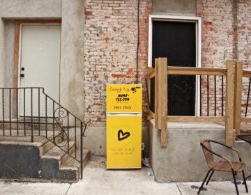 The Mama-Tee community fridge on 7th Street north of Girard. (Emma Lee/WHYY)