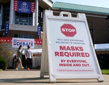 In Nashville, Tenn., a sign reminds visitors to wear masks at Belmont University, which is preparing to host Thursday's presidential debate.