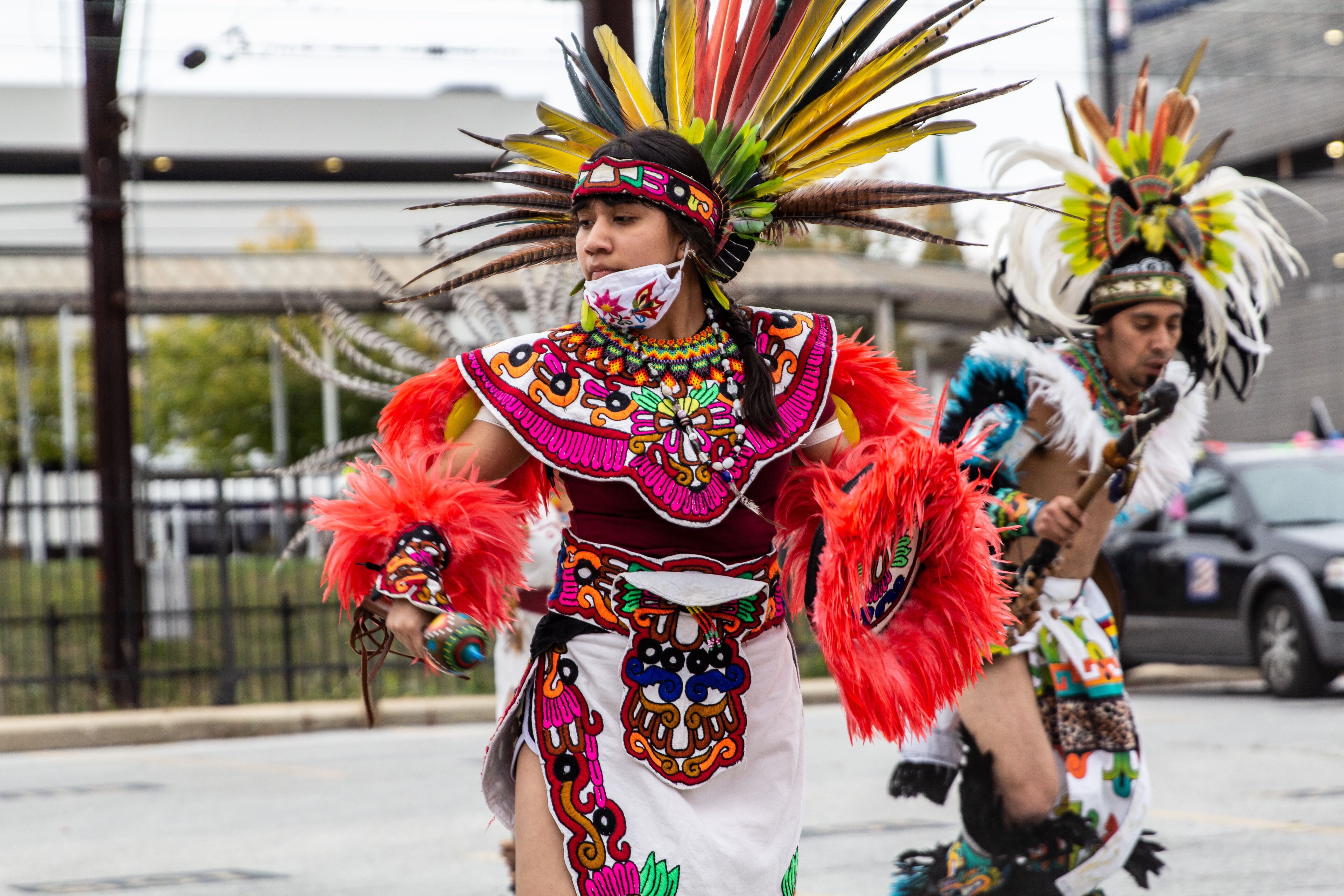 Miranda Victoria dances with Kapulli Kamaxtle Xiuhcoatl