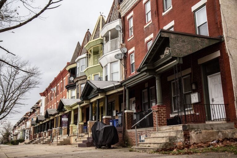 Homes across from Fairmount Park at 33rd and Clifford streets. (Kimberly Paynter/WHYY)