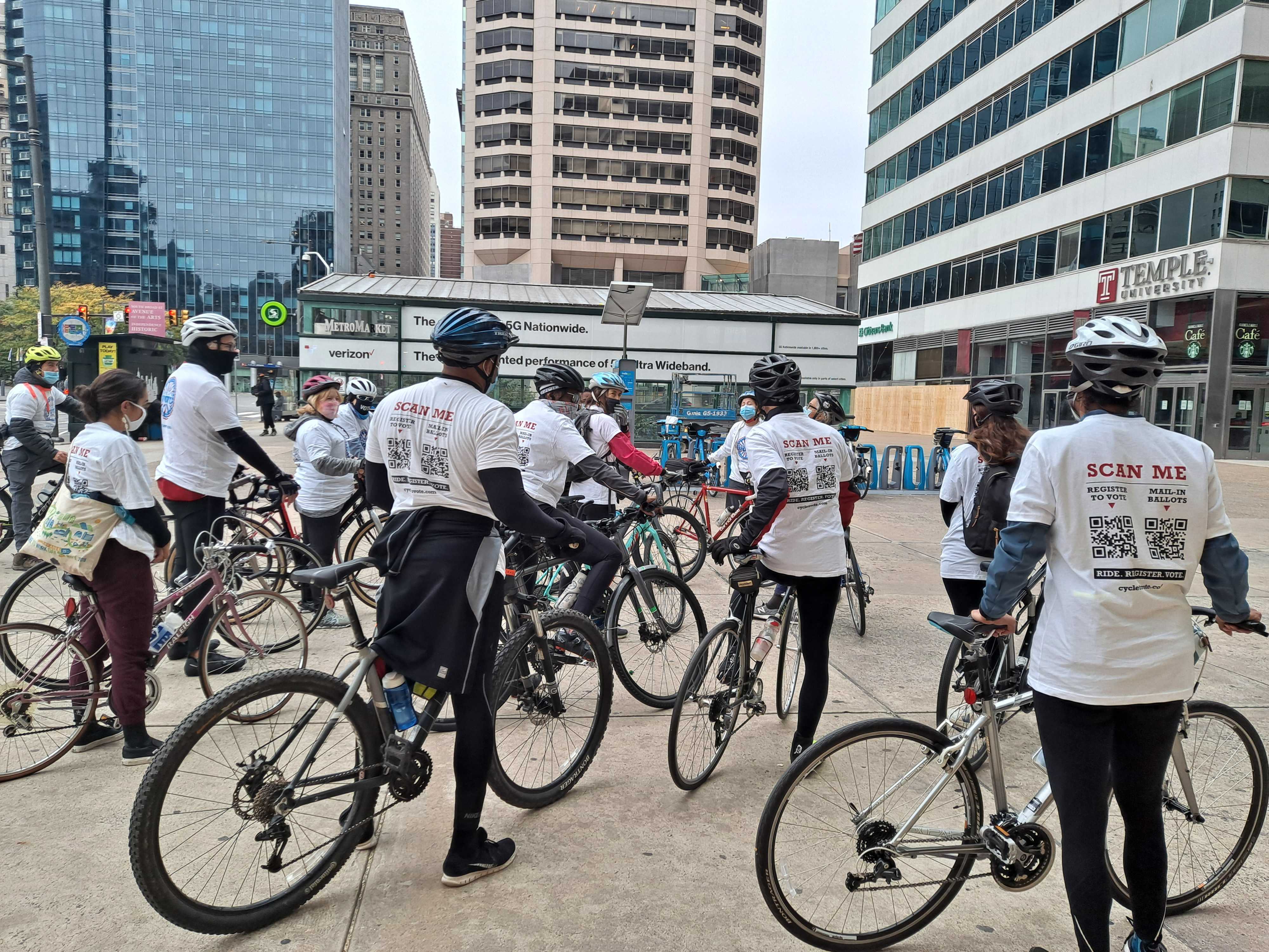 Cyclists begin their GOTV effort at LOVE Park