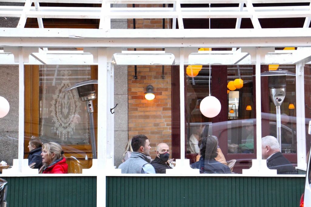 Outdoor dining at Parc on Rittenhouse Square