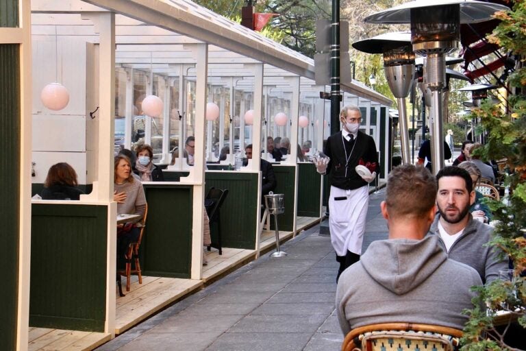 Outdoor dining at Parc on Rittenhouse Square