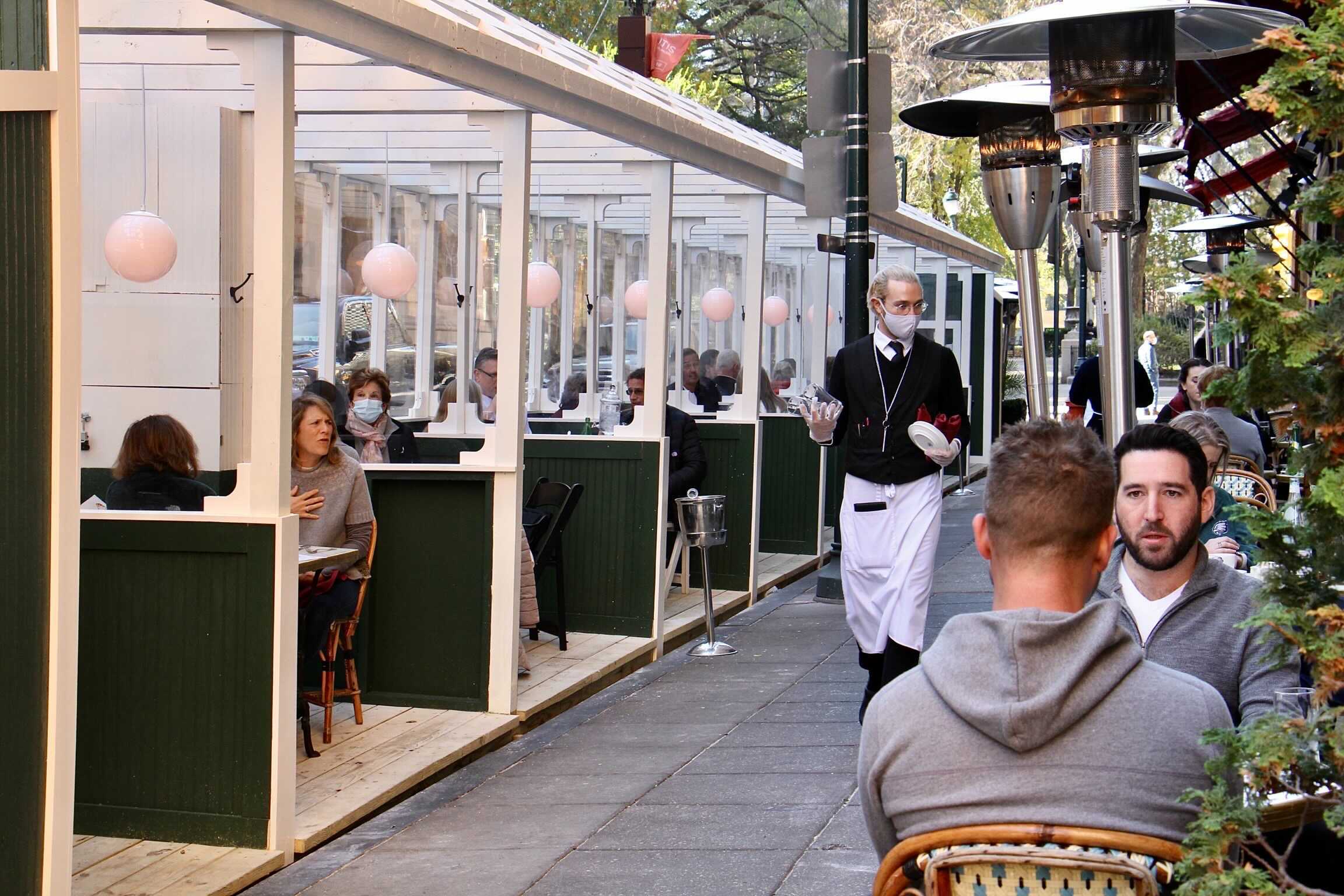 Rittenhouse Square in Philadelphia will be pedestrian-only