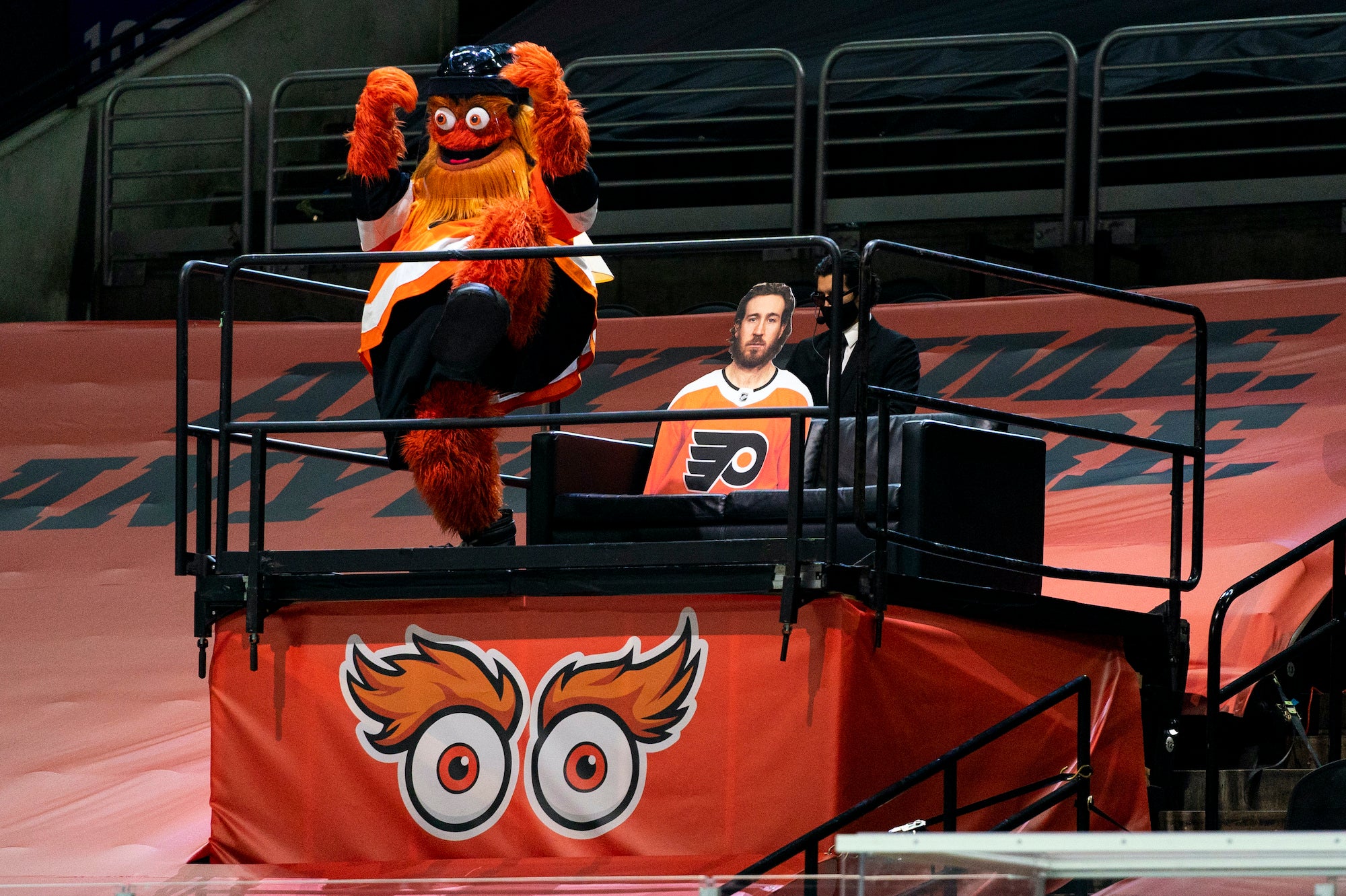 Philadelphia Flyers fans, workers return to Wells Fargo Center - WHYY