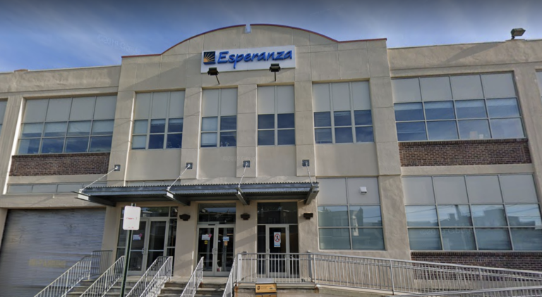 A proposed FEMA vaccination site would take up a 400,000-square-foot space on Esperanza's Hunting Park social services campus. (Google Maps)