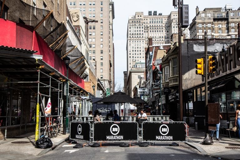 The 1500 block of Sansom Street in Center City Philadelphia is closed for outdoor dining. (Kimberly Paynter/WHYY)