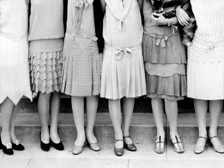 Young people today are getting ready to make the most of their youth by partying like these young women did back in the 1920s. (Kirn Vintage Stock/Getty Images)