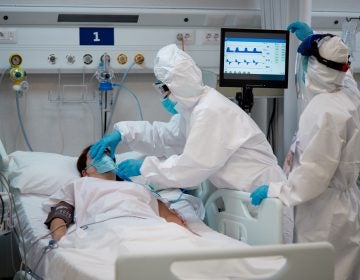 Serious cases of COVID-19 have grown in recent weeks in Americans 50 and younger. (Tempura/Getty Images)