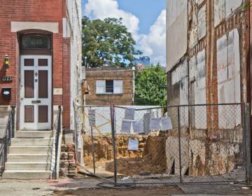 1515 and 1513 Christian Street in South Philadelphia. (Kimberly Paynter/WHYY)