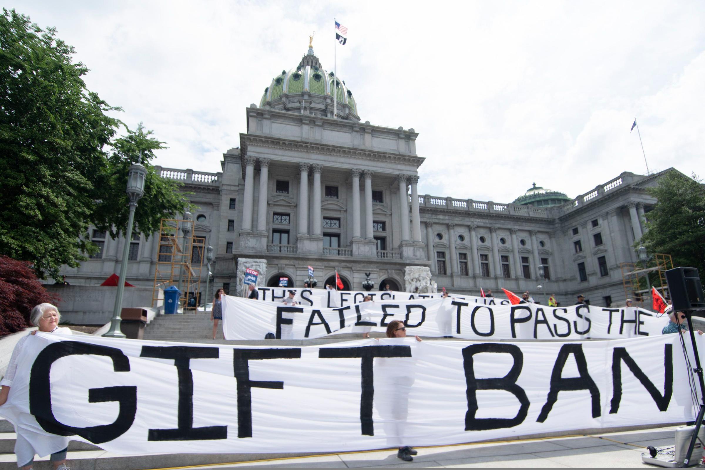 Activists target top Republican in Pa. Senate amid gift ban push - Vimarsana News