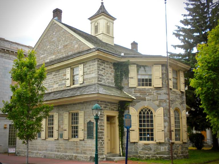 1724 Chester Courthouse in the City of Chester, Pa., on Avenue of the States. (Wikimedia Commons/public domain)