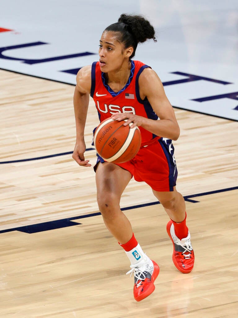 Skylar Diggins-Smith of the United States brings the ball up the cour