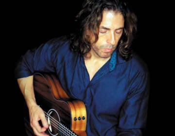 House Concert Series musician Mike Ian