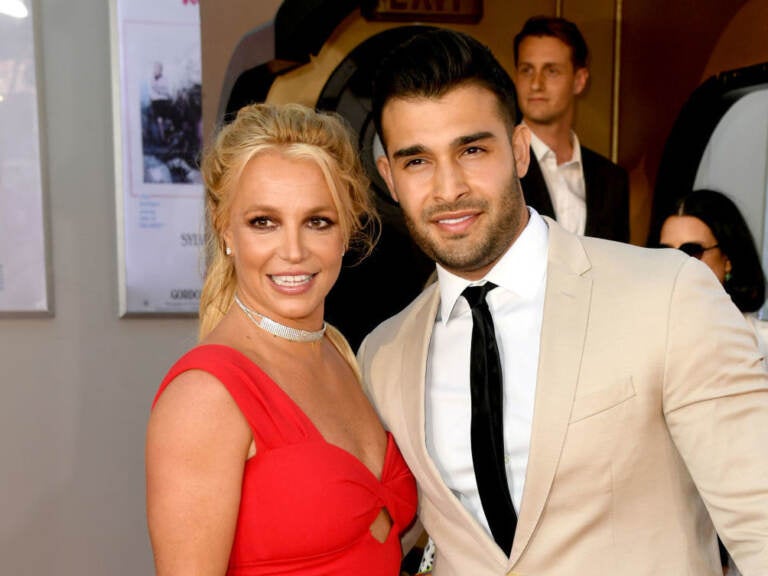 Britney Spears poses with her boyfriend, Sam Asghari, at event in Hollywood in 2019.
(Kevin Winter/Getty Images)