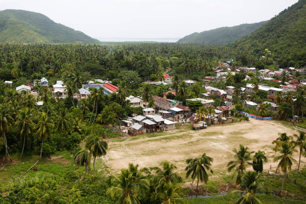 An aerial view of a remote town of Baradères.