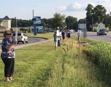 Abortion opponents protesting near western Sussex County's Planned Parenthood clinic