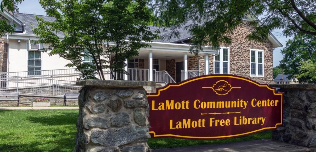 La Mott Free Library