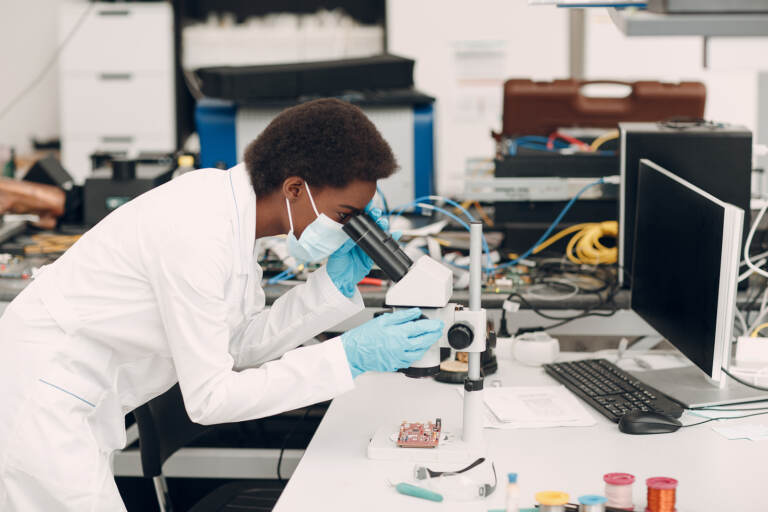 Female scientist working in a lab.