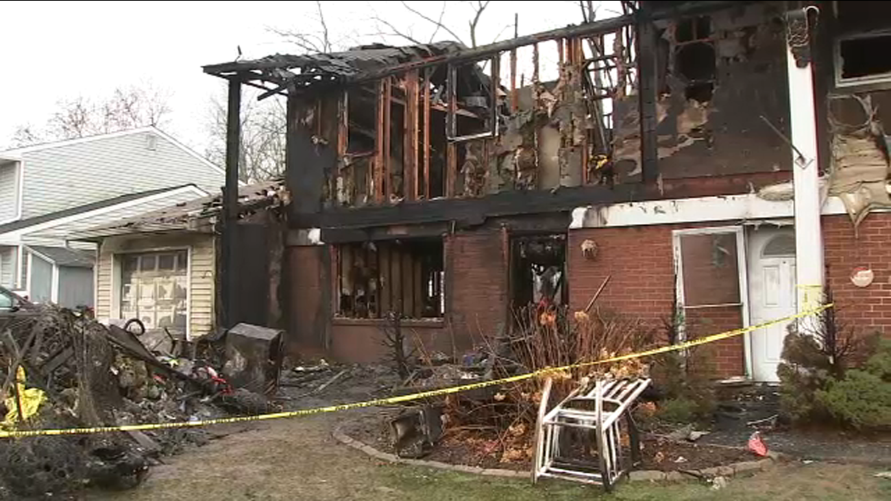 Officials: Christmas fire kills father, 2 children in Quakertown, Pa. - Vimarsana News