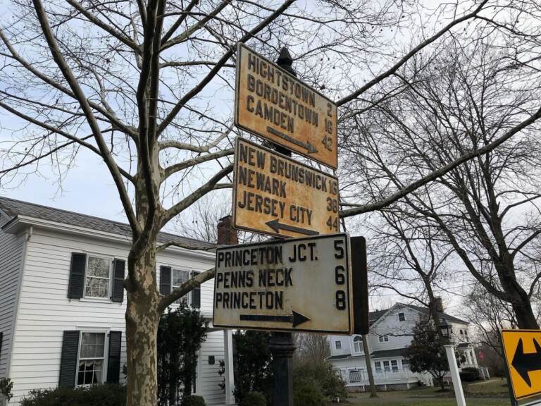 A direction sign in Cranbury