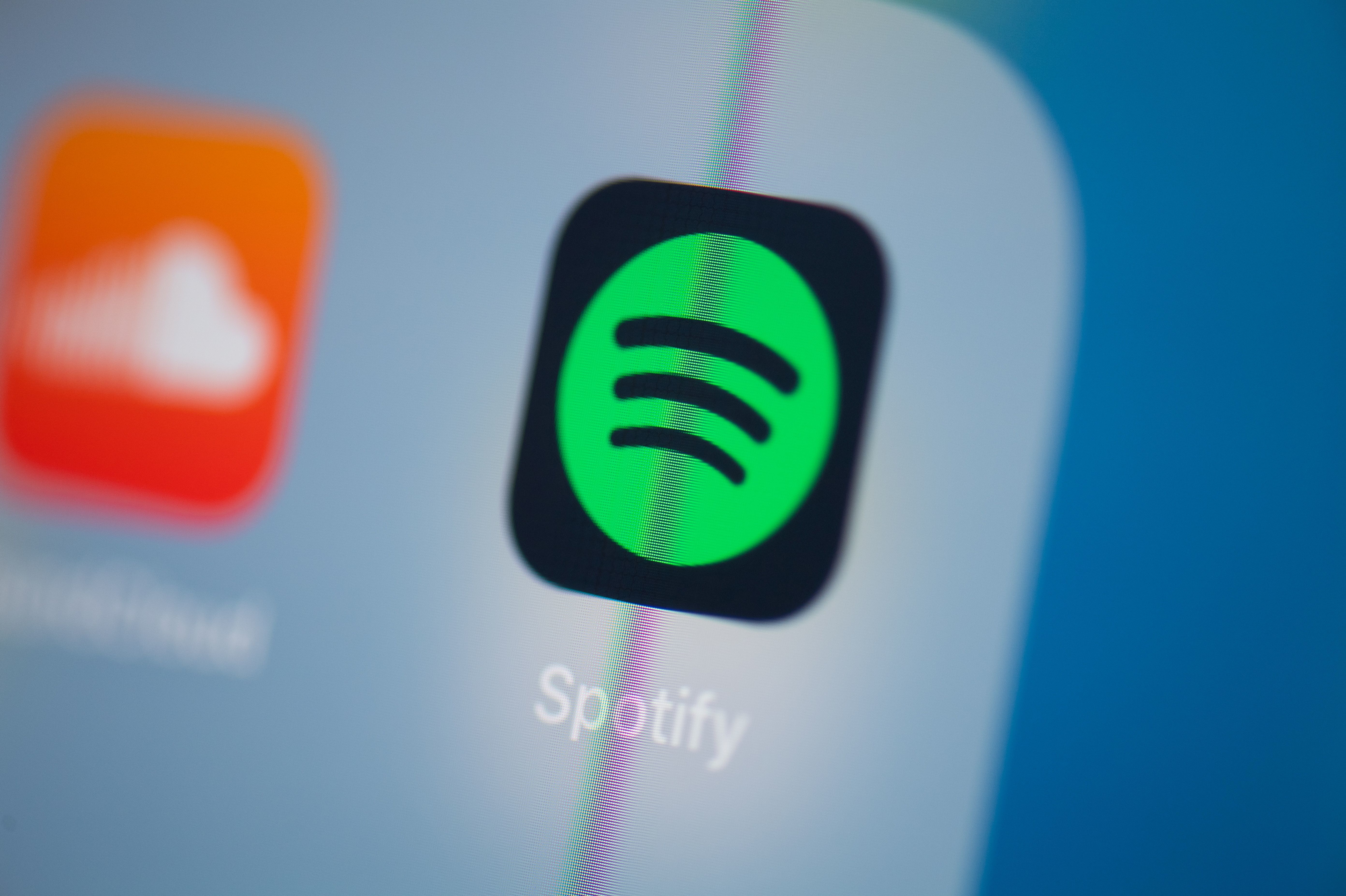 Spotify will add COVID advisories after Joe Rogan controversy - Vimarsana News