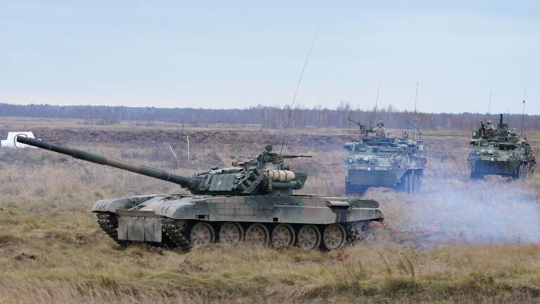 Soldiers of Poland, Britain, US and Romania take part in military exercises