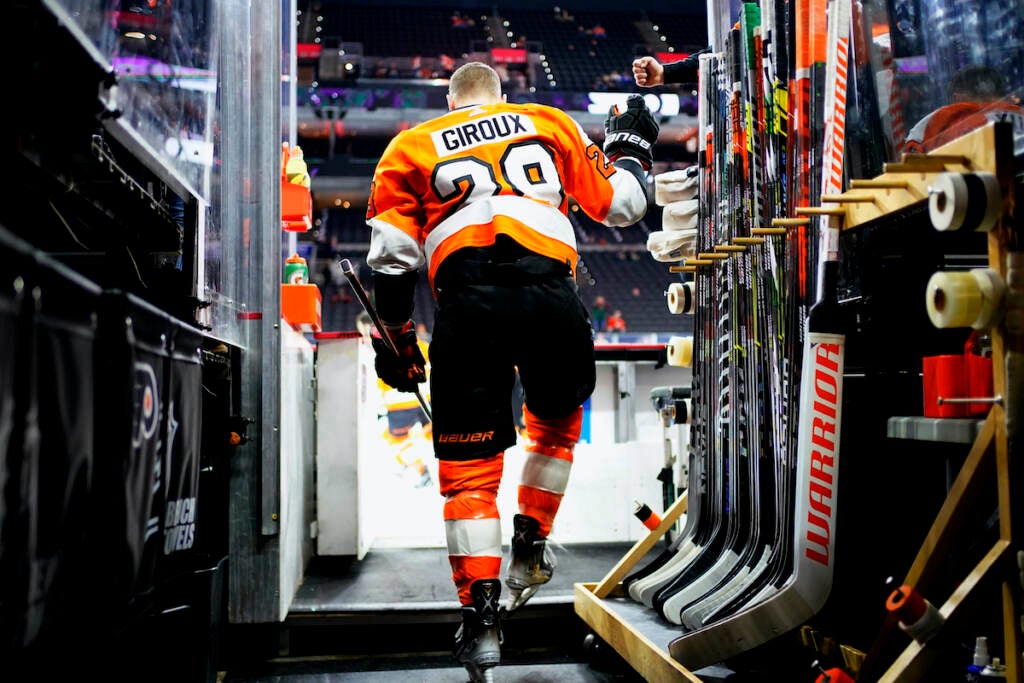 Claude Giroux's final days with Flyers are a tour de force of emotions