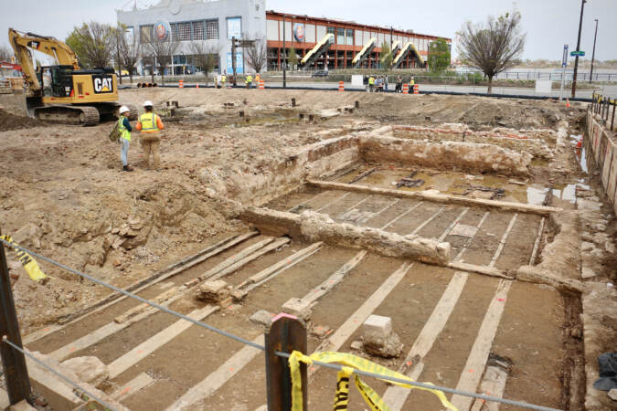 Excavations reveal a row of 19th century warehouses at Vine and Water streets. (Emma Lee/WHYY)
