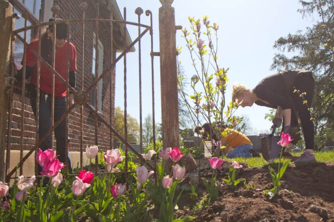 Residents of Pottstown cleaned and beautified Edgewood Cemetery on April 30, 2022. (Kimberly Paynter/WHYY)