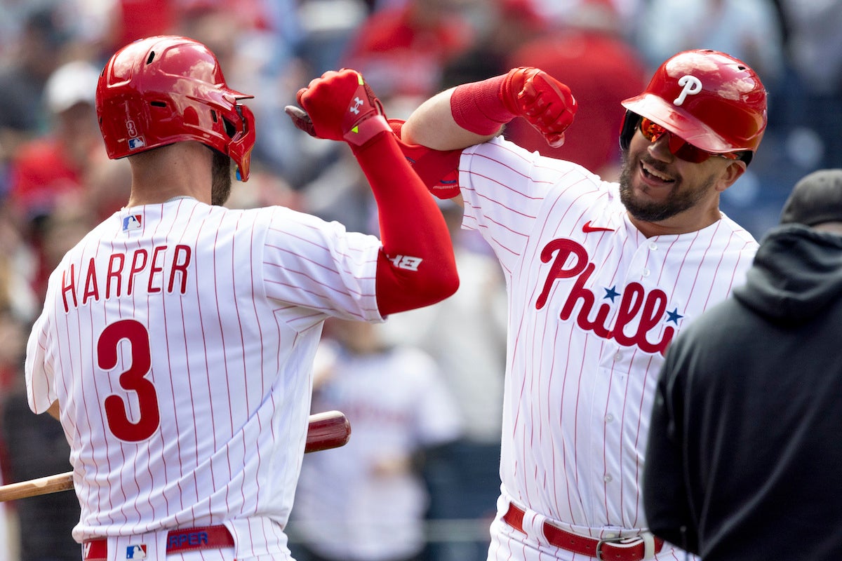 Phillies Kyle Schwarber just misses two home runs in World Series
