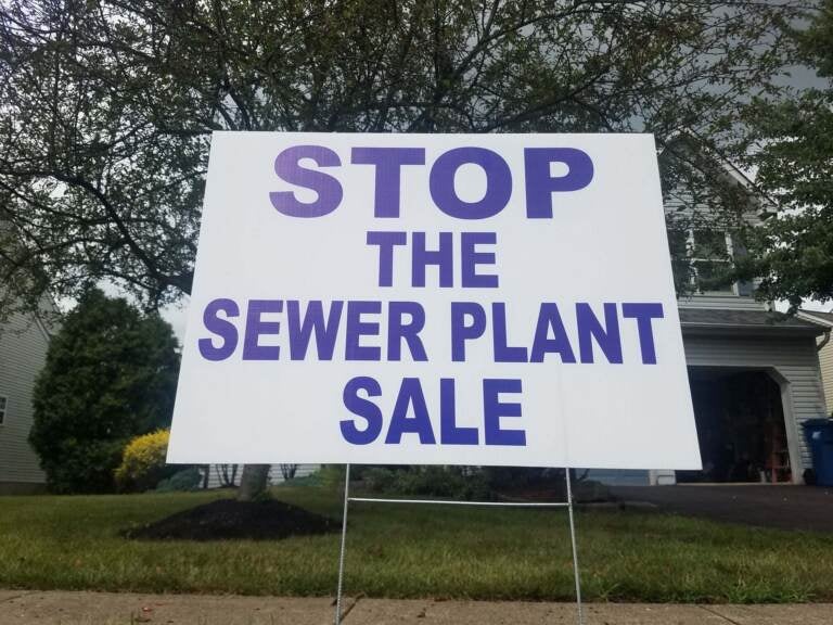 Yard sign made by Neighbors Opposing Privatization Efforts. (Courtesy of Neighbors Opposing Privatization Efforts)