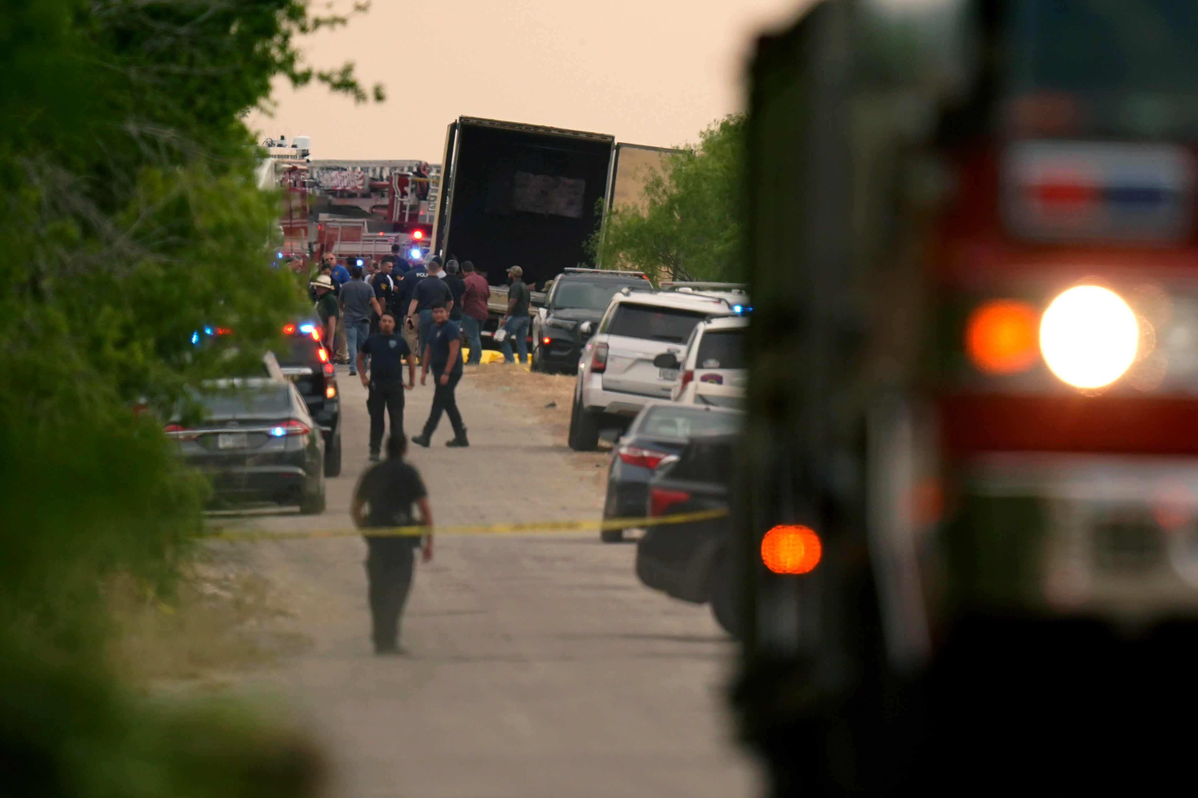 46 migrants found dead in abandoned trailer in San Antonio - WHYY