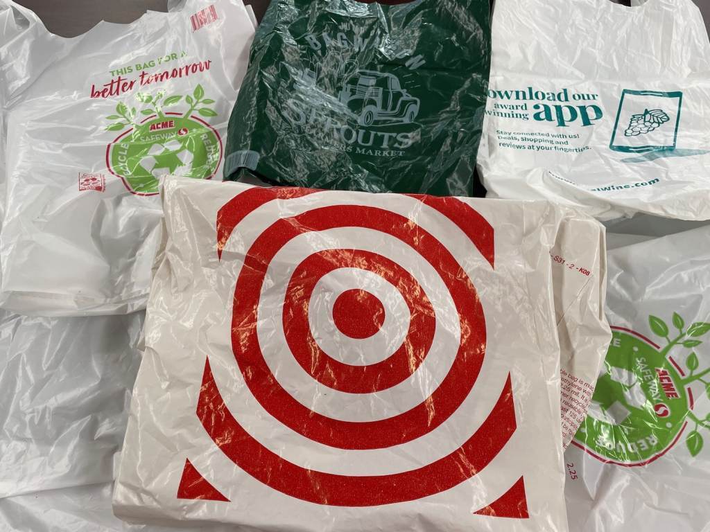 Thick plastic shopping discount bags