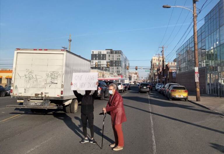 When Save Washington Avenue Coalition (SWAC) members blocked just one lane of traffic on Washington Avenue, the group claims the effects on congestion and traffic were immediate and dramatic. (Courtesy of SWAC)