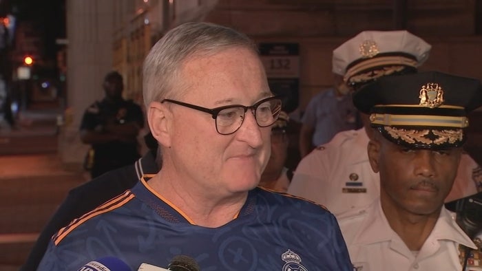 Mayor Jim Kenney speaks to the media shortly after midnight on the Fourth of July following a shooting on the Benjamin Franklin Parkway. (Courtesy of 6abc)