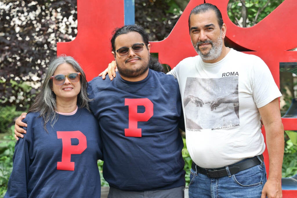 Penn student Alexis Rivera-Garcia with parents Jasida and Luis