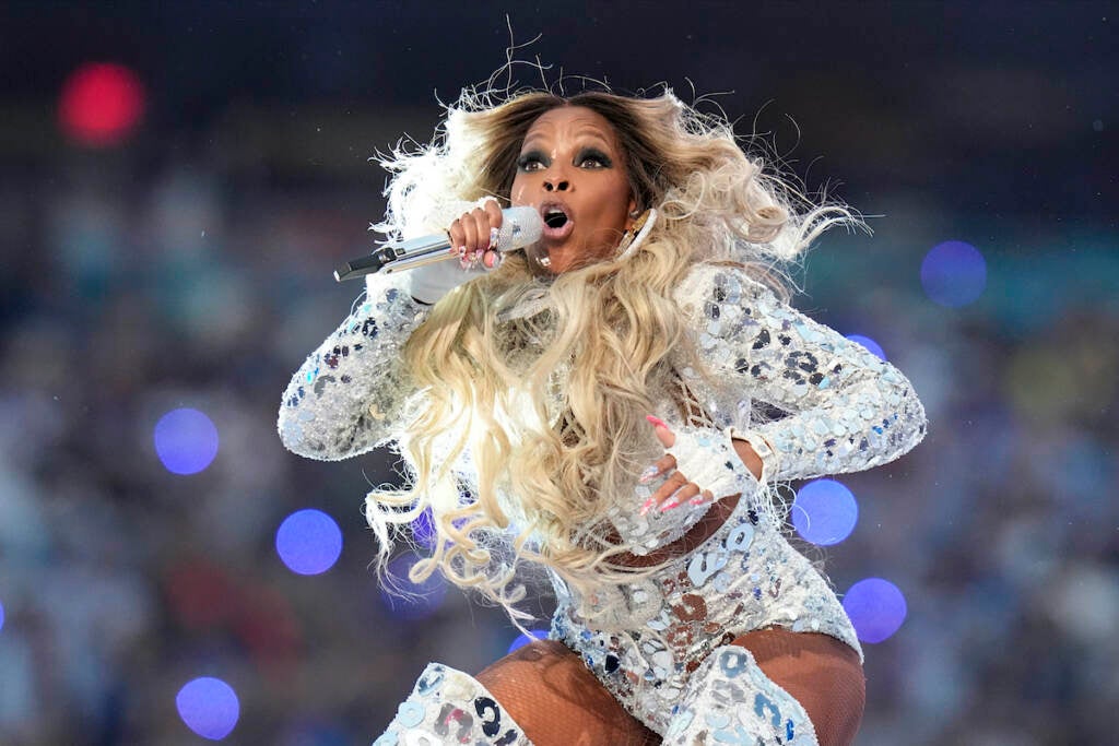 Mary J. Blige performs during halftime of the NFL Super Bowl LVI game between the Los Angeles Rams and the Cincinnati Bengals
